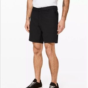 Men’s Lululemon black commission shorts 7” inseam